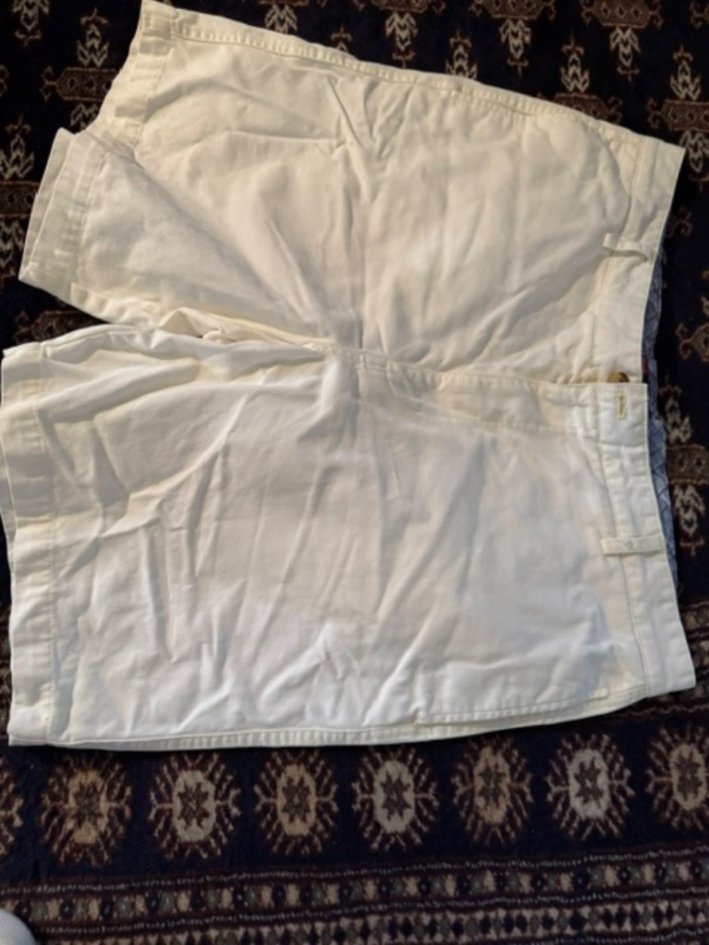 Chaps size 40  off white shorts excellent condition